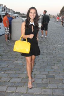 Eva Decastelo feet photo thumbnail