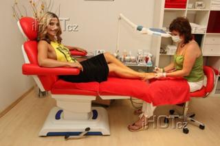 Eva Decastelo feet photo thumbnail