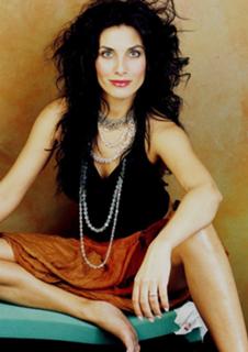 Eva Decastelo feet photo thumbnail
