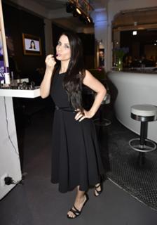 Eva Decastelo feet photo thumbnail