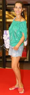 Eva Decastelo feet photo thumbnail