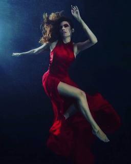 Eva Decastelo feet photo thumbnail