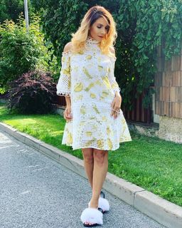 Eva Decastelo feet photo thumbnail