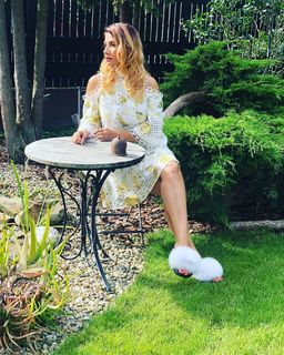Eva Decastelo feet photo thumbnail