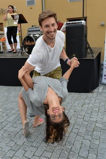 Eva Decastelo feet photo thumbnail