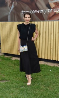 Eva Decastelo feet photo thumbnail