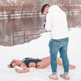 Eva Decastelo feet photo thumbnail