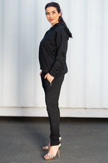 Eva Decastelo feet photo thumbnail