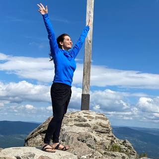 Eva Decastelo feet photo thumbnail