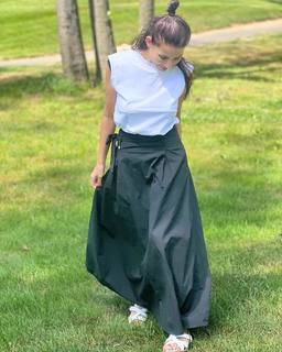 Eva Decastelo feet photo thumbnail