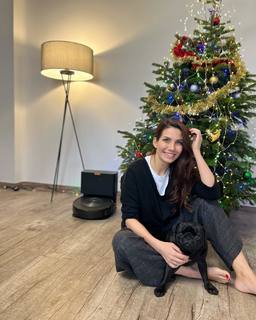 Eva Decastelo feet photo thumbnail