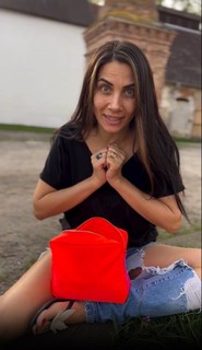 Eva Decastelo feet photo thumbnail