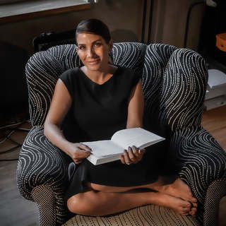Eva Decastelo feet photo thumbnail
