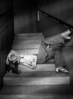 Eva Decastelo feet photo thumbnail