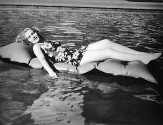 Eva Gabor feet photo 10