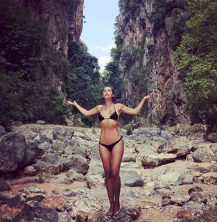 Eva Gabriel feet photo thumbnail