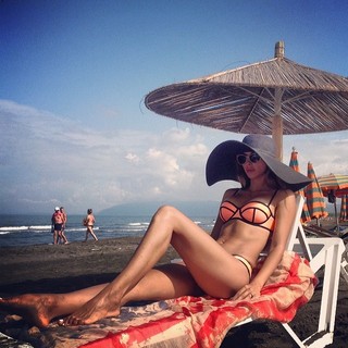 Eva Gabriel feet photo thumbnail