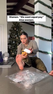 Eva Gabriel feet photo thumbnail