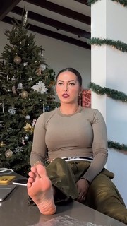 Eva Gabriel feet photo thumbnail