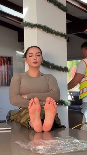 Eva Gabriel feet photo thumbnail