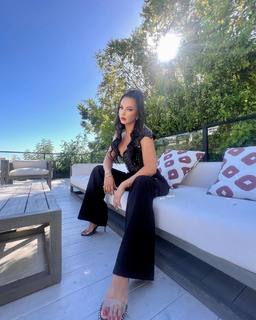 Eva Gabriel feet photo thumbnail