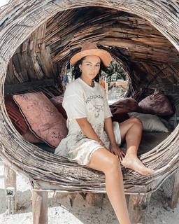 Eva Gabriel feet photo thumbnail