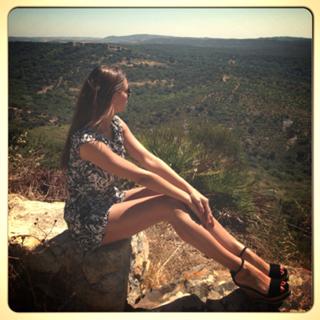 Eva González feet photo 1