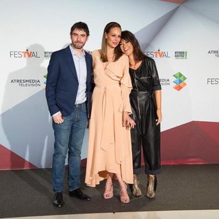 Eva González feet photo 14