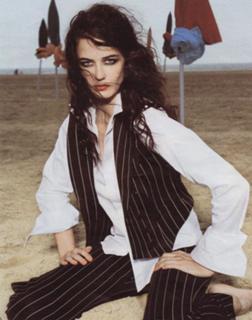 Eva Green feet photo thumbnail