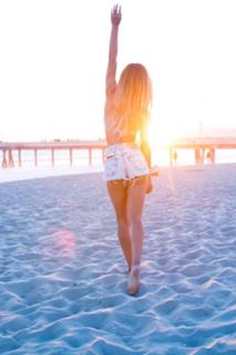 Eva Gutowski feet photo 8