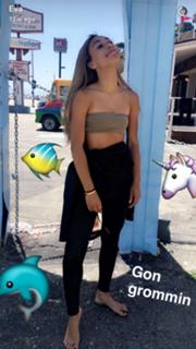 Eva Gutowski feet photo 2