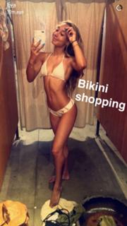 Eva Gutowski feet photo 17