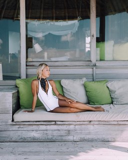 Eva Gutowski feet photo 3