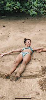 Eva Gutowski feet photo 3
