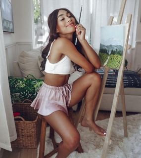 Eva Gutowski feet photo 2