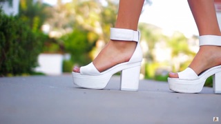 Eva Gutowski feet photo 17