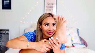 Eva Gutowski feet photo 6