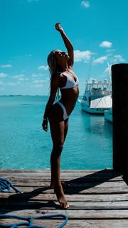 Eva Gutowski feet photo 15