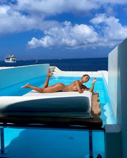 Eva Gutowski feet photo 7