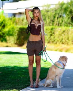 Eva Gutowski feet photo 4