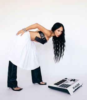 Eva Gutowski feet photo 2