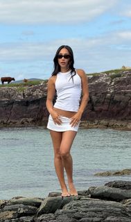 Eva Gutowski feet photo 1
