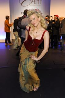 Eva Habermann feet photo thumbnail