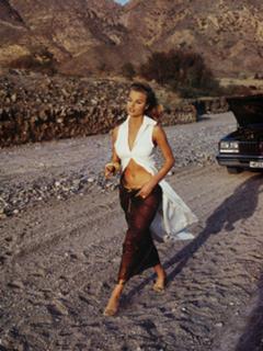 Eva Herzigova feet photo thumbnail