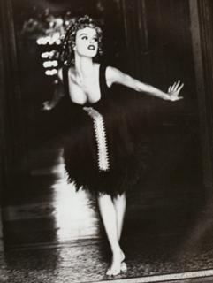 Eva Herzigova feet photo thumbnail