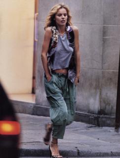 Eva Herzigova feet photo thumbnail