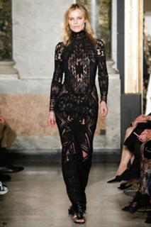 Eva Herzigova feet photo thumbnail