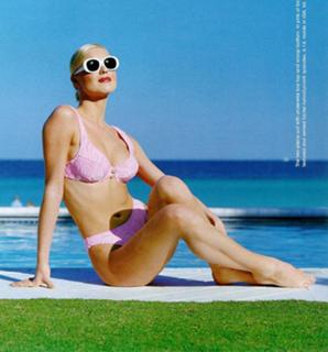 Eva Herzigova feet photo thumbnail