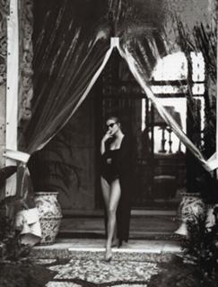 Eva Herzigova feet photo thumbnail