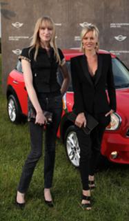 Eva Herzigova feet photo thumbnail